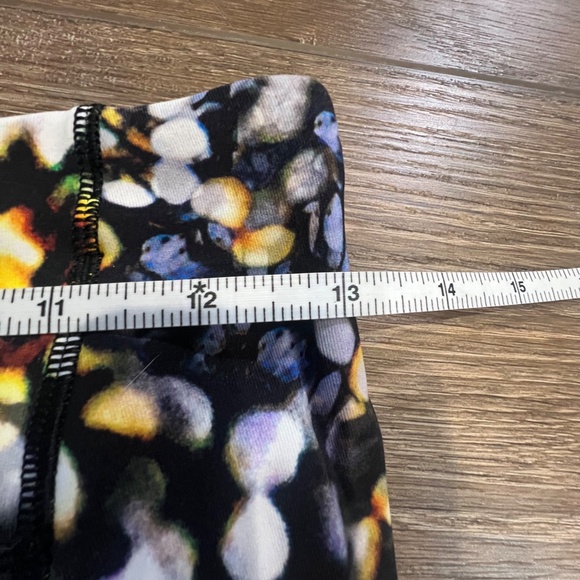 Lululemon Speed Up Tight 28" Full-On Luxtreme Metropolis Glow Size: 6 - Picture 11 of 14